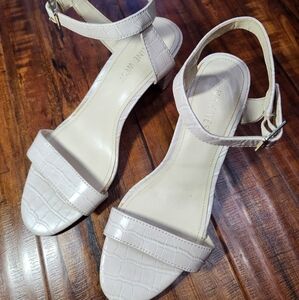 Nine West Beige Croc-Embossed Sandals